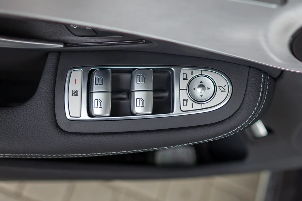 Komplettset el. anklappbare Außenspiegel Code 500 für Mercedes Benz C-Klasse W205 – Bild 1