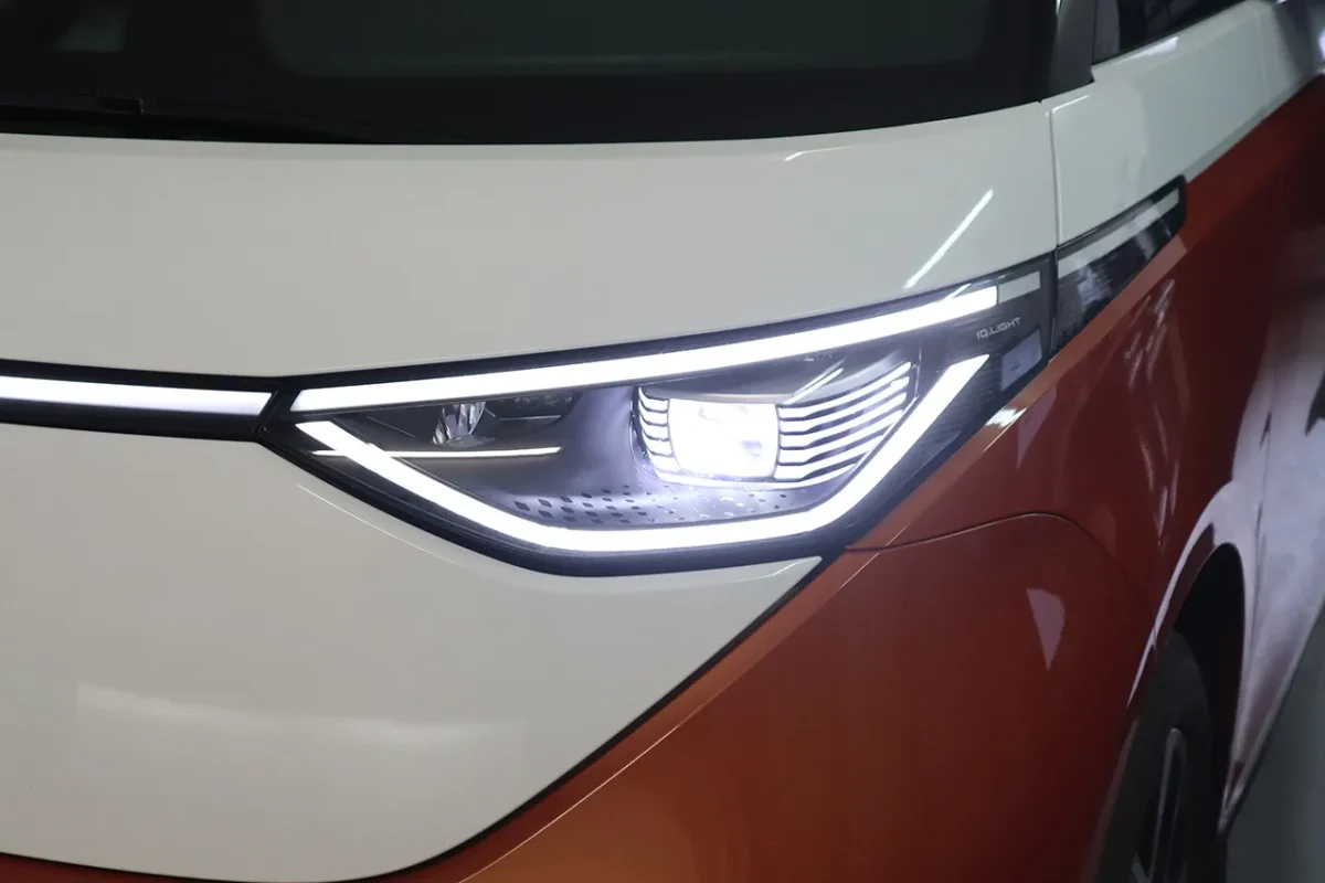 LED Matrix IQ Light Scheinwerfer mit LED TFL für VW ID-Buzz EB – Bild 1