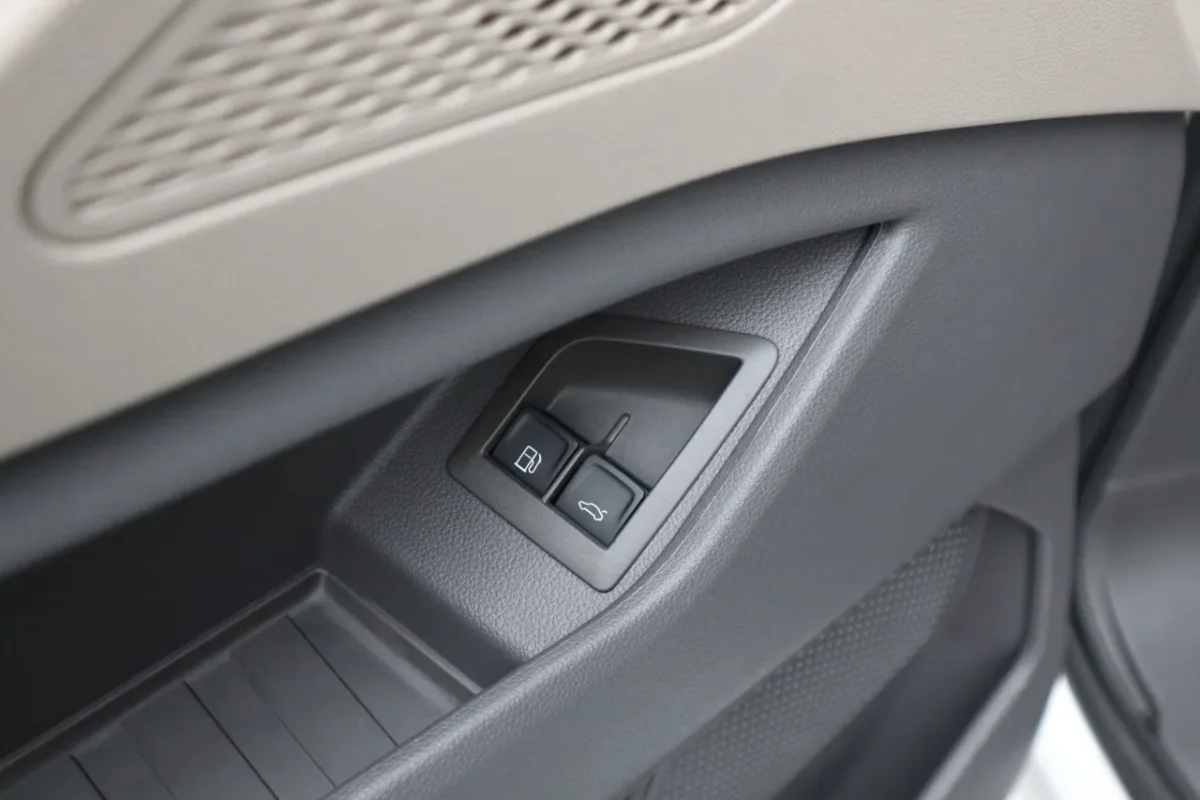 Taster elektrische Heckklappe Fahrertür für VW T7 ST – Bild 1