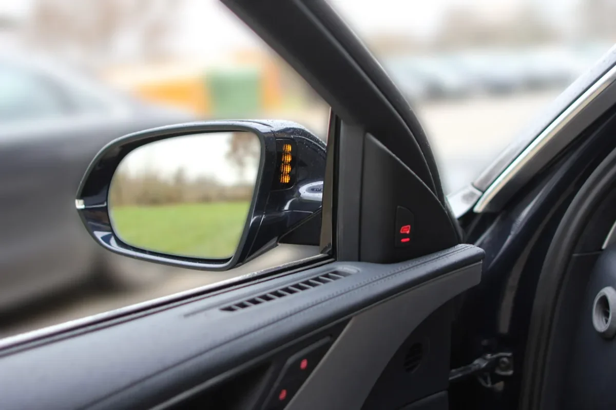 Spurwechselassistent (Audi Side Assist) für Audi A8 4H – Bild 1