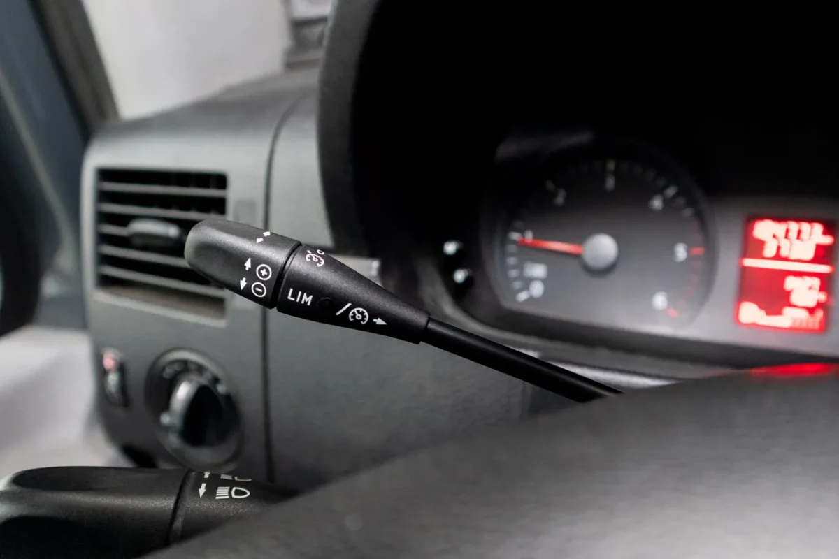 Komplettset GRA (Tempomat) nachrüsten mit Limiter für VW Crafter 2E inkl. Codierdongle – Bild 1