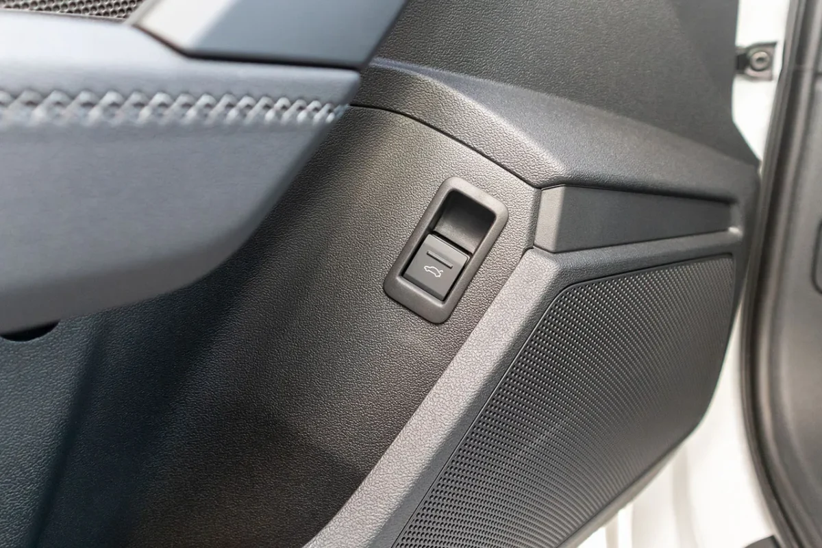 Taster elektrische Heckklappe Fahrertür für Audi A3 8Y – Bild 2