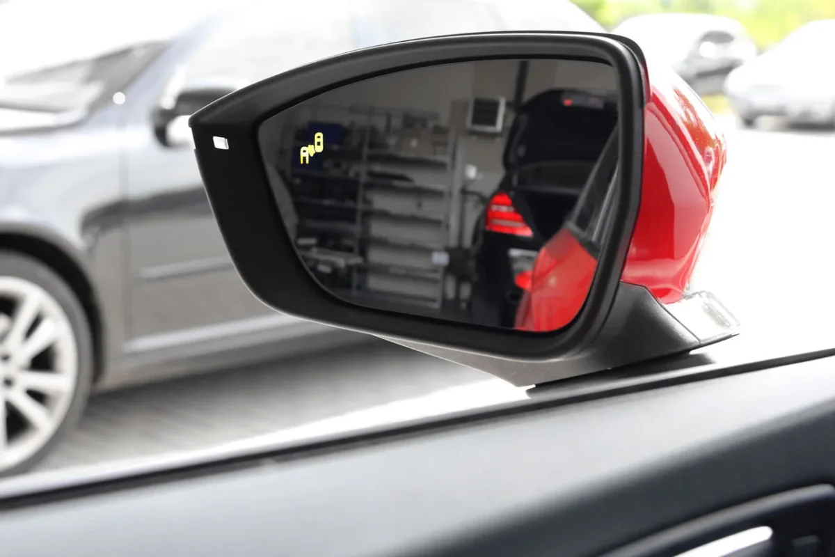 Spurwechselassistent inkl. Ausparkassistent für Seat Ateca KH7/KHP – Bild 1