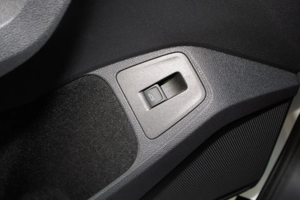 Taster elektrische Heckklappe Fahrertür für VW Tiguan AD1, AX1, BW2, Seat Tarraco KN2 – Bild 1