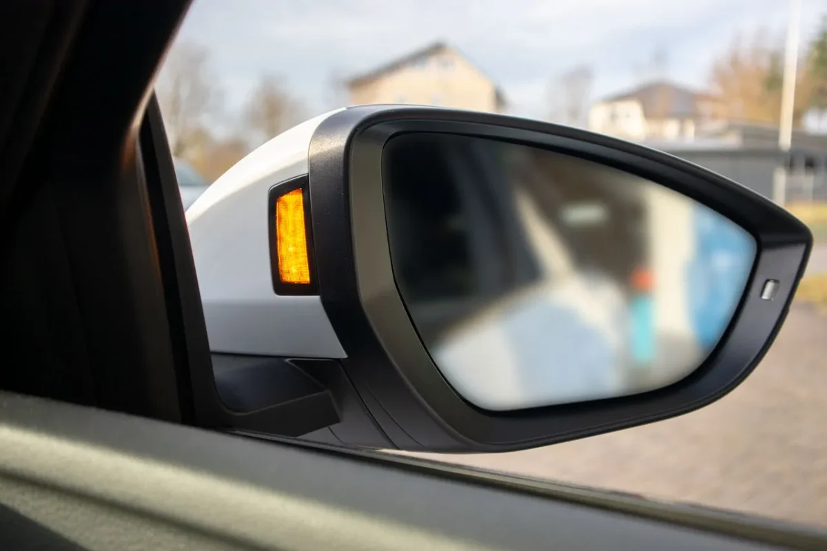 Spurwechselassistent (Audi side assist) für Audi e-tron GE – Bild 1