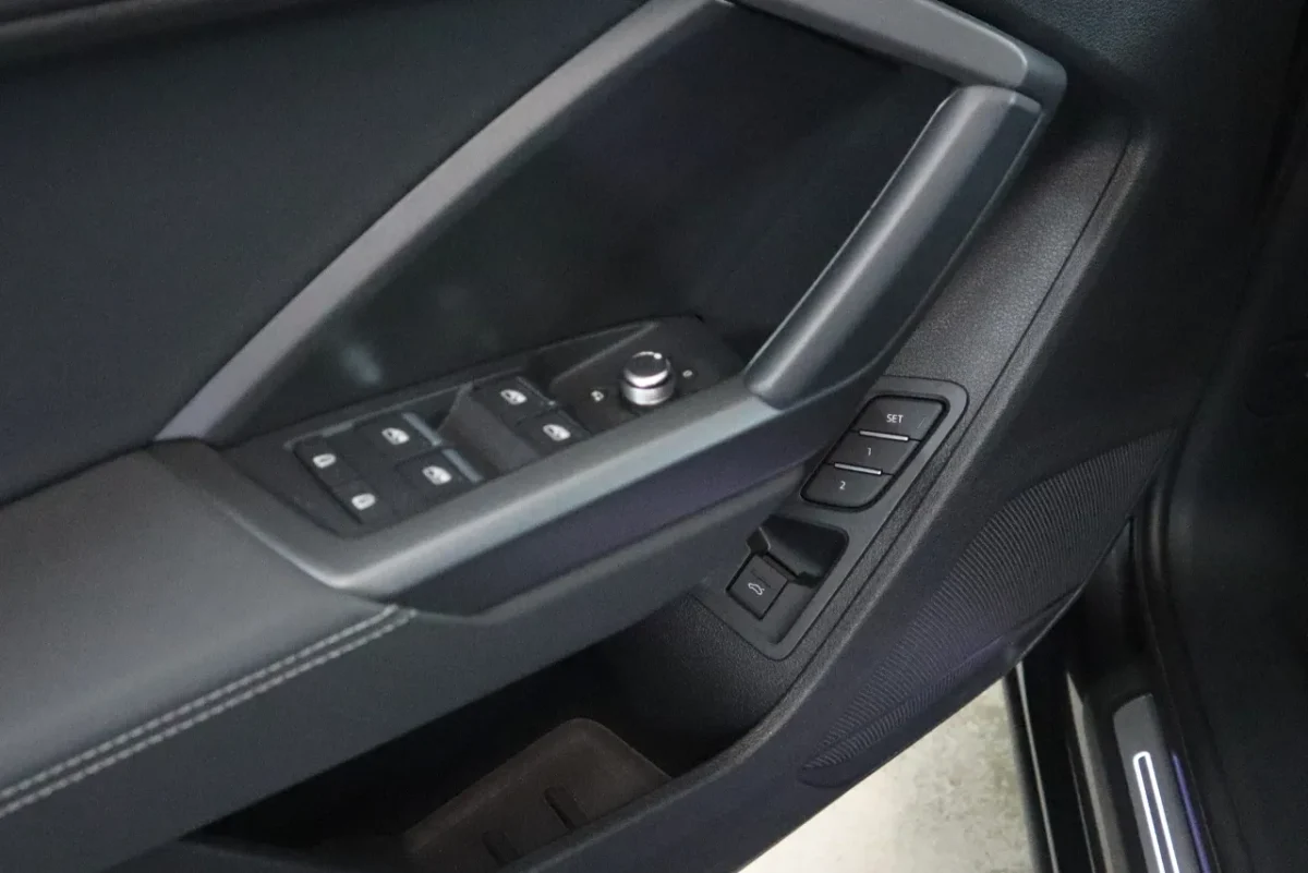 Komplettset Memory Fahrersitz für Audi Q3 F3 – Bild 1