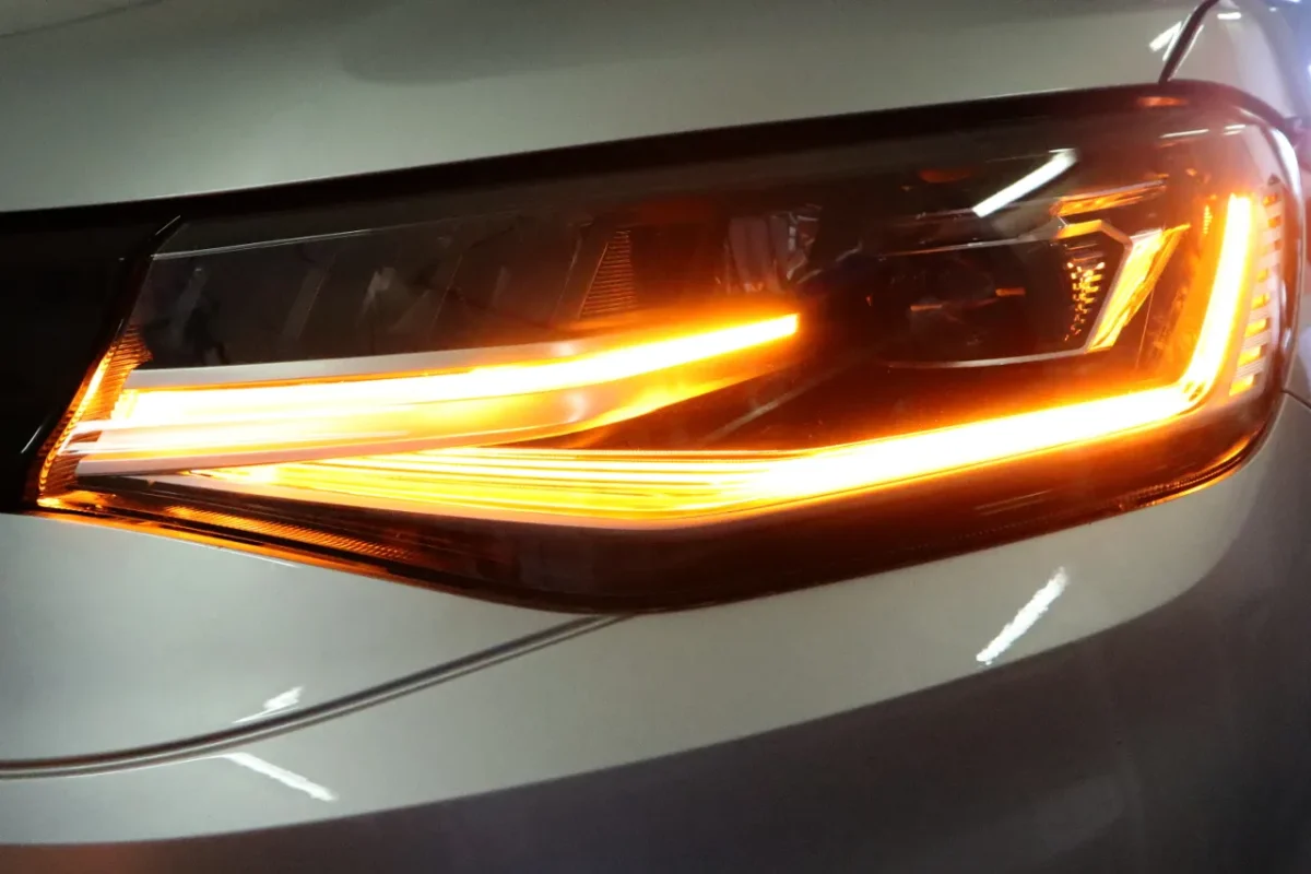 Voll-LED-Scheinwerfer LED TFL für VW Caddy SB – Bild 1