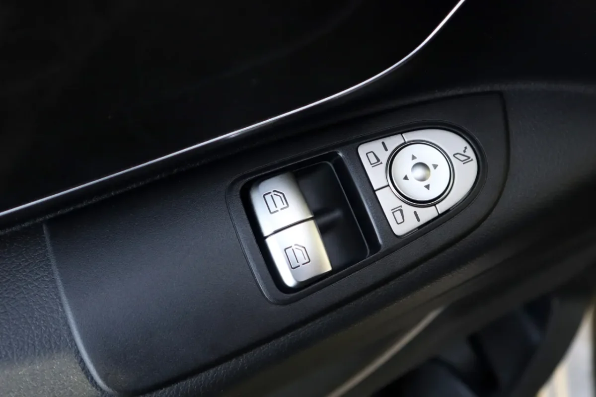 Komplettset anklappbare Außenspiegel Code F64 für Mercedes Benz Vito W447 – Bild 4