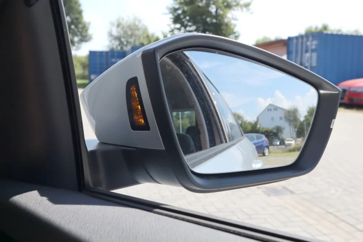Spurwechselassistent inkl. Ausparkassistent für Skoda Kamiq NW4 – Bild 1