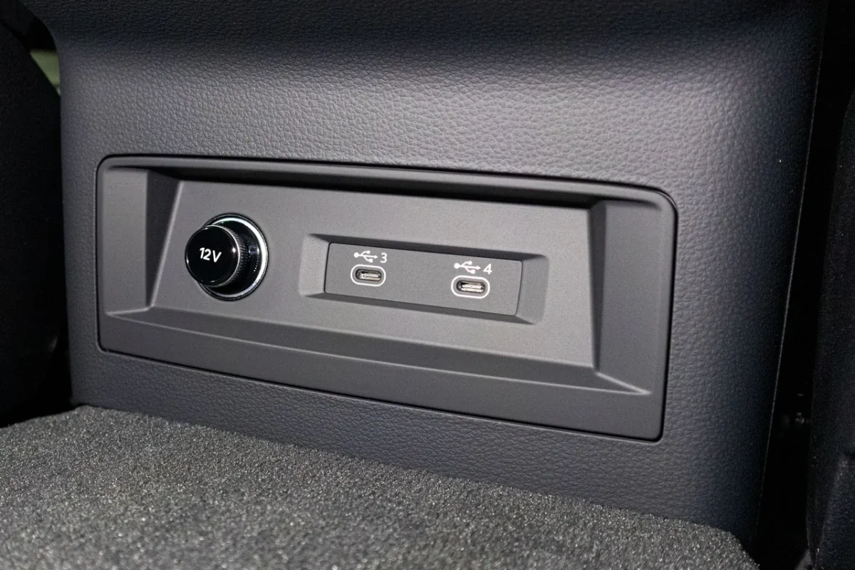 Komplettset USB Hub für Audi Q8 4M – Bild 1