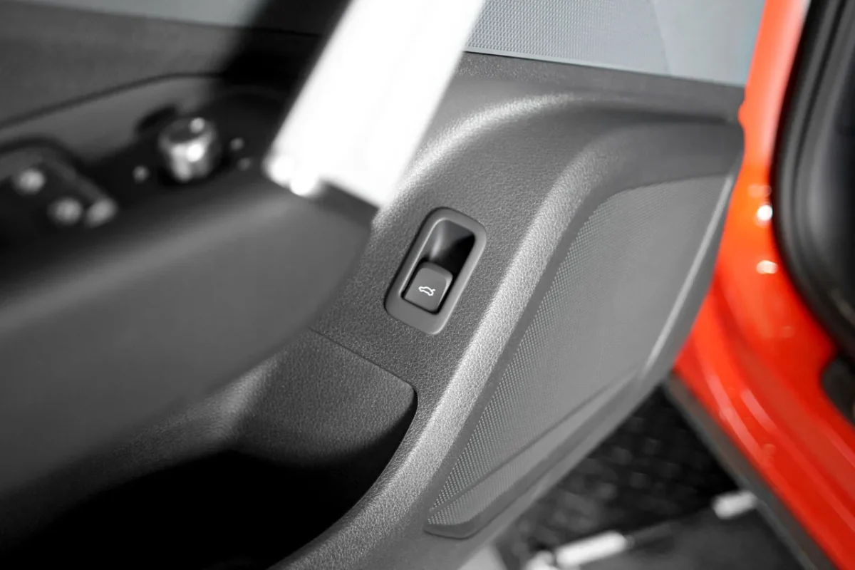 Taster elektrische Heckklappe Fahrertür für Audi Q2 GA – Bild 1